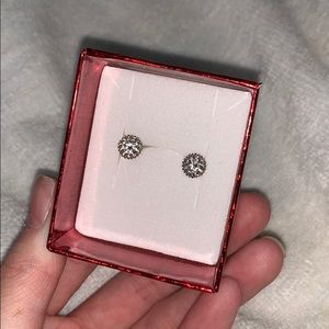 Pair of earrings